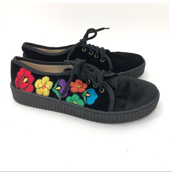 boutique Shoes - Alexa Floral Embroidered Sporty Lace Up Flats 9